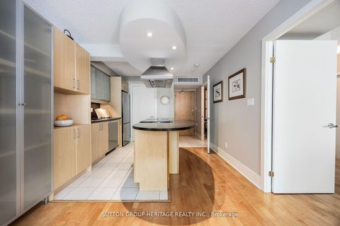 Photo 13 at 126 - 550 Queens Quay W, Waterfront Communities C1, Toronto