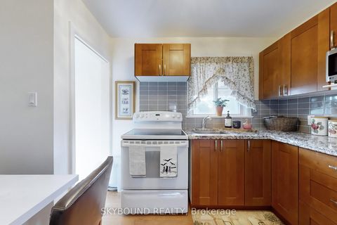 Photo 8 at 139 Tower Drive, Maryvale, Toronto