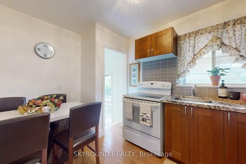 Photo 10 at 139 Tower Drive, Maryvale, Toronto