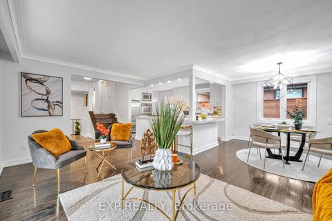 Photo 3 at 29 Newell Court, Humber Valley, Toronto