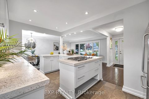 Photo 6 at 29 Newell Court, Humber Valley, Toronto