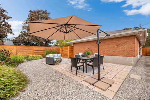 Photo 13 at 29 Newell Court, Humber Valley, Toronto