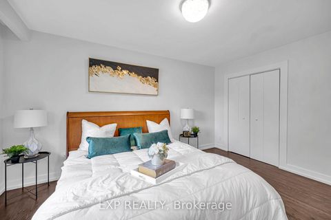 Photo 14 at 29 Newell Court, Humber Valley, Toronto