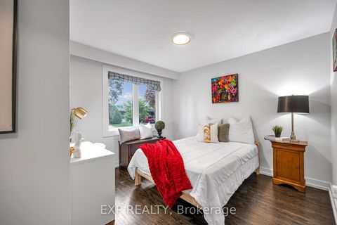 Photo 16 at 29 Newell Court, Humber Valley, Toronto