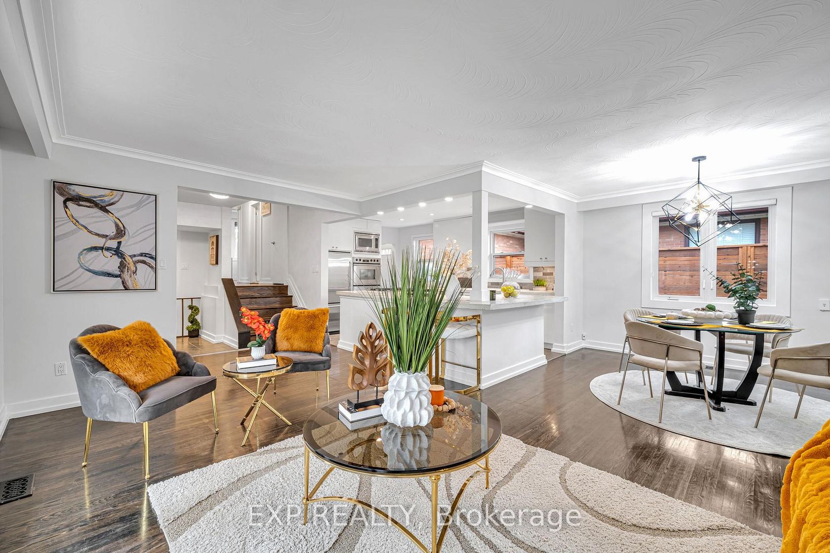 Photo 3 at 29 Newell Court, Humber Valley, Toronto Photo 3 at 29 Newell Court, Humber Valley, Toronto