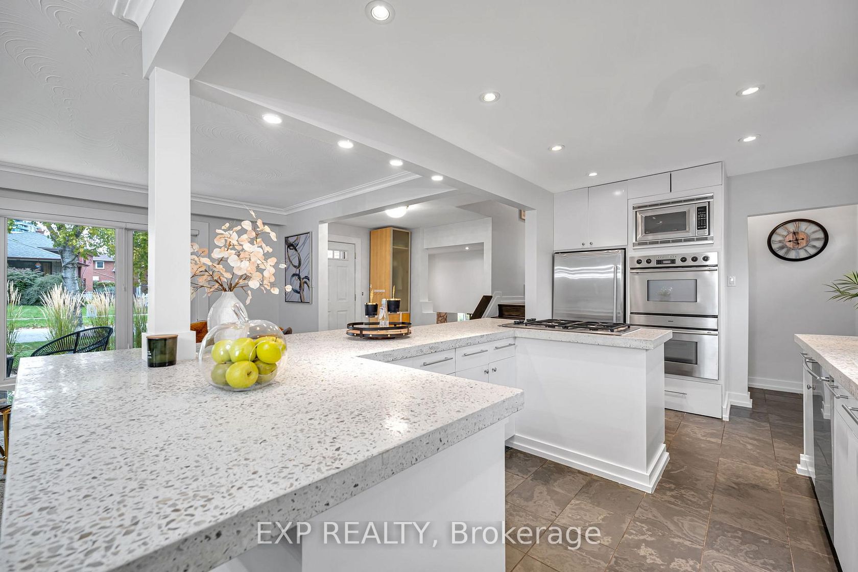 Photo 5 at 29 Newell Court, Humber Valley, Toronto Photo 5 at 29 Newell Court, Humber Valley, Toronto