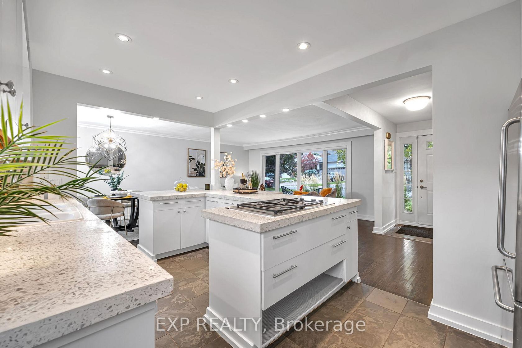 Photo 6 at 29 Newell Court, Humber Valley, Toronto Photo 6 at 29 Newell Court, Humber Valley, Toronto