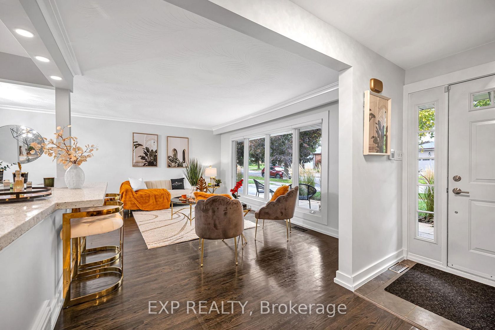 Photo 8 at 29 Newell Court, Humber Valley, Toronto Photo 8 at 29 Newell Court, Humber Valley, Toronto