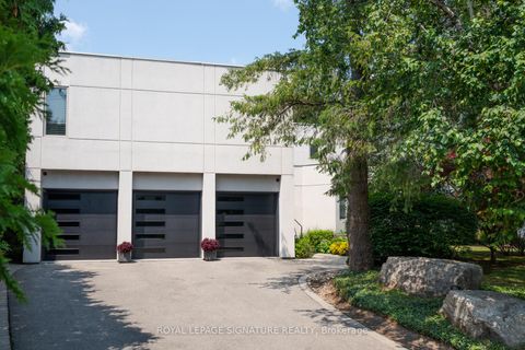 Photo 3 at 8 Harrison Road, Windfields, Toronto