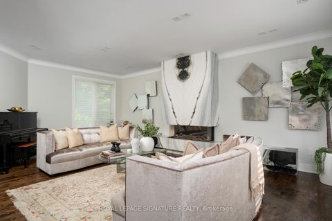 Photo 9 at 8 Harrison Road, Windfields, Toronto