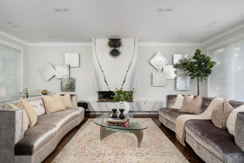 Photo 10 at 8 Harrison Road, Windfields, Toronto