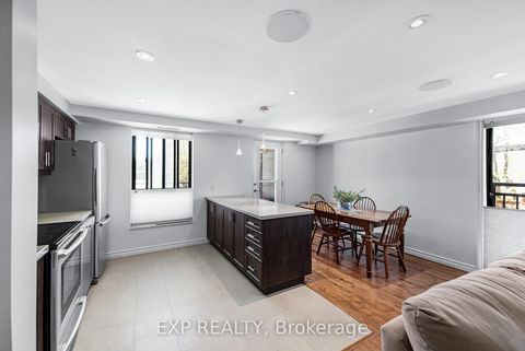 Photo 4 at 104 - 15390 Yonge Street, Aurora Heights, Aurora