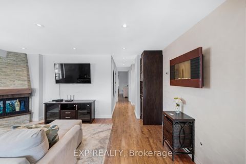 Photo 6 at 104 - 15390 Yonge Street, Aurora Heights, Aurora
