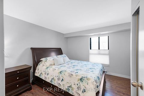 Photo 10 at 104 - 15390 Yonge Street, Aurora Heights, Aurora