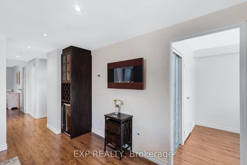 Photo 13 at 104 - 15390 Yonge Street, Aurora Heights, Aurora