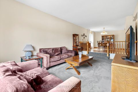 Photo 5 at 64 Brandy Crescent, East Woodbridge, Vaughan