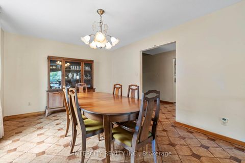 Photo 7 at 64 Brandy Crescent, East Woodbridge, Vaughan