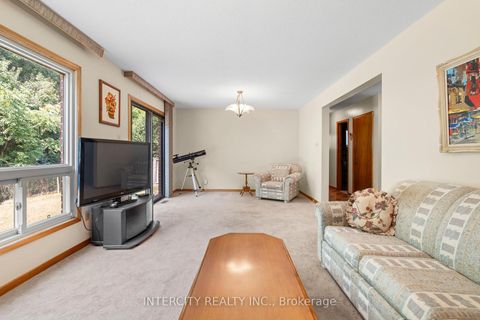 Photo 32 at 64 Brandy Crescent, East Woodbridge, Vaughan