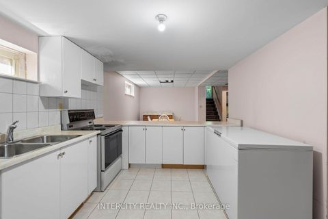 Photo 38 at 64 Brandy Crescent, East Woodbridge, Vaughan