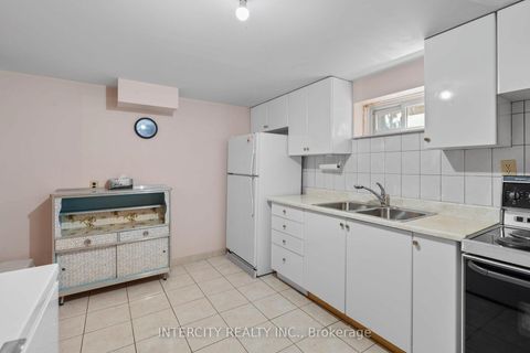 Photo 39 at 64 Brandy Crescent, East Woodbridge, Vaughan