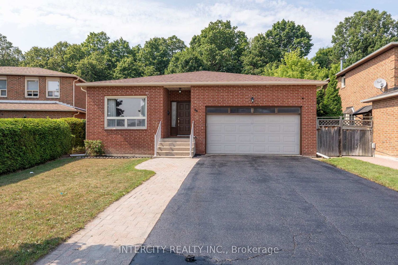 64 Brandy Crescent, East Woodbridge, Vaughan photo number 2