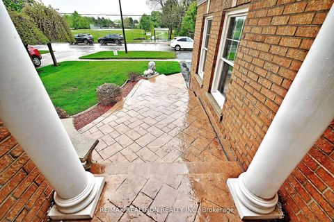 Photo 4 at 427 Mill Street, Mill Pond, Richmond Hill