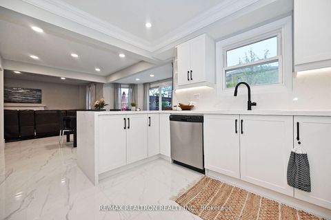 Photo 18 at 427 Mill Street, Mill Pond, Richmond Hill