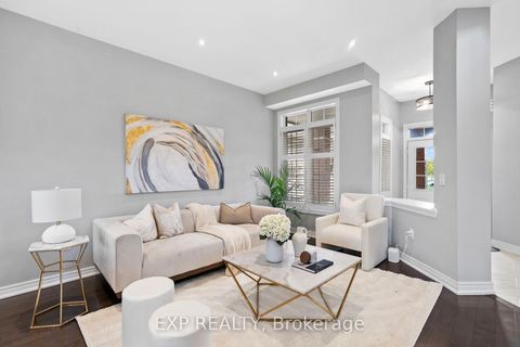 Photo 3 at 61 Timbercreek Court, L'Amoreaux, Toronto