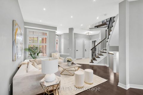 Photo 4 at 61 Timbercreek Court, L'Amoreaux, Toronto