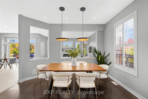 Photo 5 at 61 Timbercreek Court, L'Amoreaux, Toronto