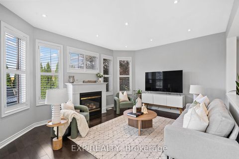 Photo 8 at 61 Timbercreek Court, L'Amoreaux, Toronto