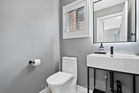 Photo 12 at 61 Timbercreek Court, L'Amoreaux, Toronto