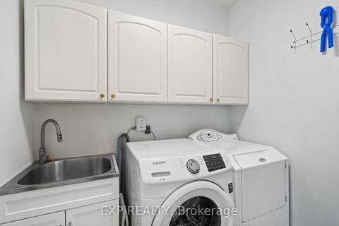 Photo 15 at 61 Timbercreek Court, L'Amoreaux, Toronto