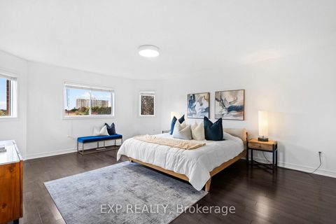 Photo 18 at 61 Timbercreek Court, L'Amoreaux, Toronto