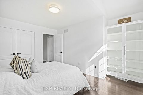 Photo 28 at 61 Timbercreek Court, L'Amoreaux, Toronto