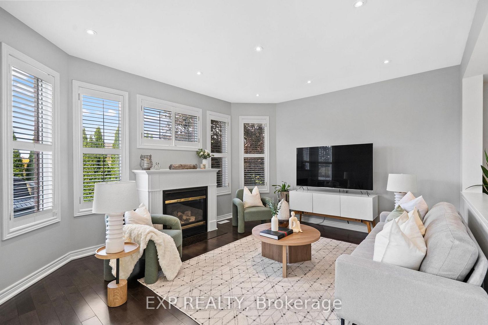 Photo 8 at 61 Timbercreek Court, L'Amoreaux, Toronto Photo 8 at 61 Timbercreek Court, L'Amoreaux, Toronto