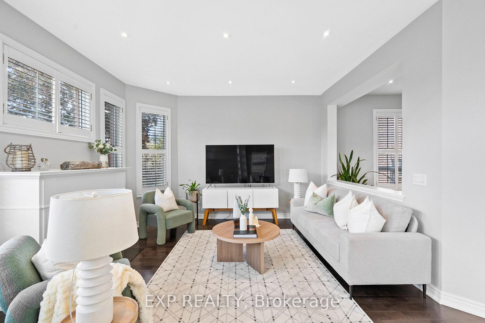 Photo 9 at 61 Timbercreek Court, L'Amoreaux, Toronto Photo 9 at 61 Timbercreek Court, L'Amoreaux, Toronto