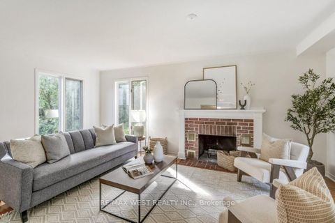 Photo 15 at 47 Breadner Drive, Richview, Toronto