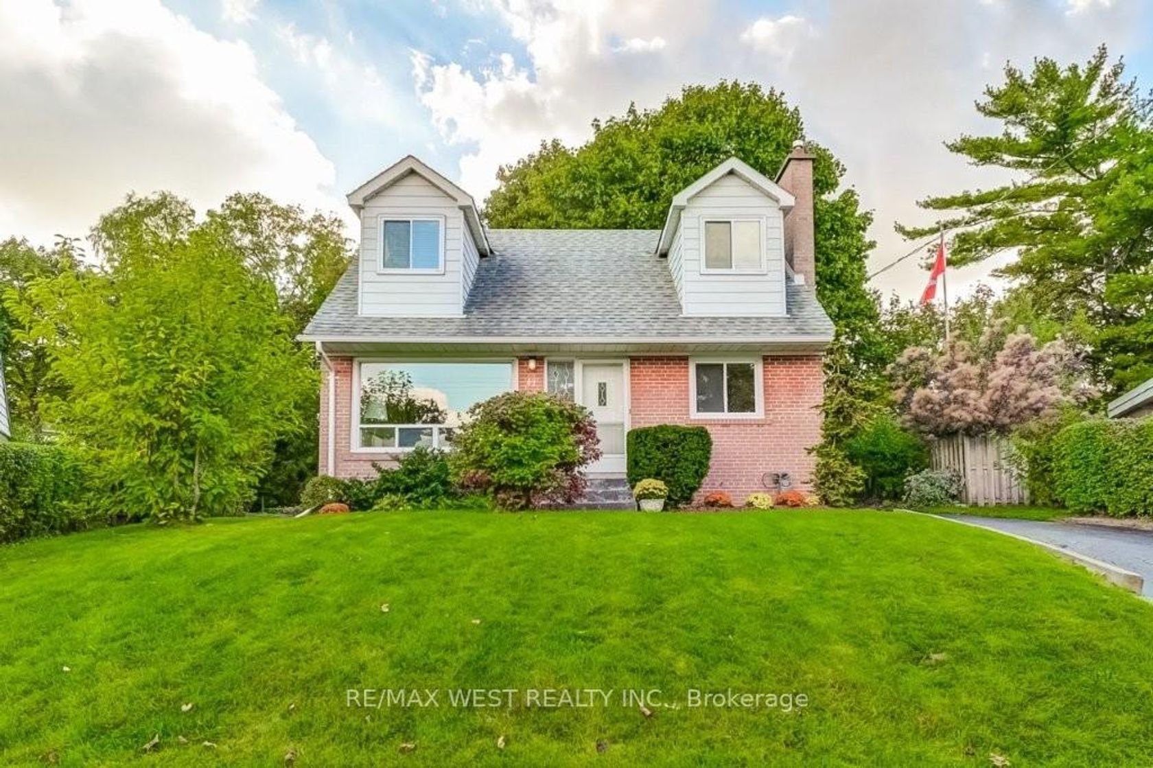 47 Breadner Drive, Richview, Toronto  by Loree Meneguzzi Real Estate 47 Breadner Drive, Richview, Toronto