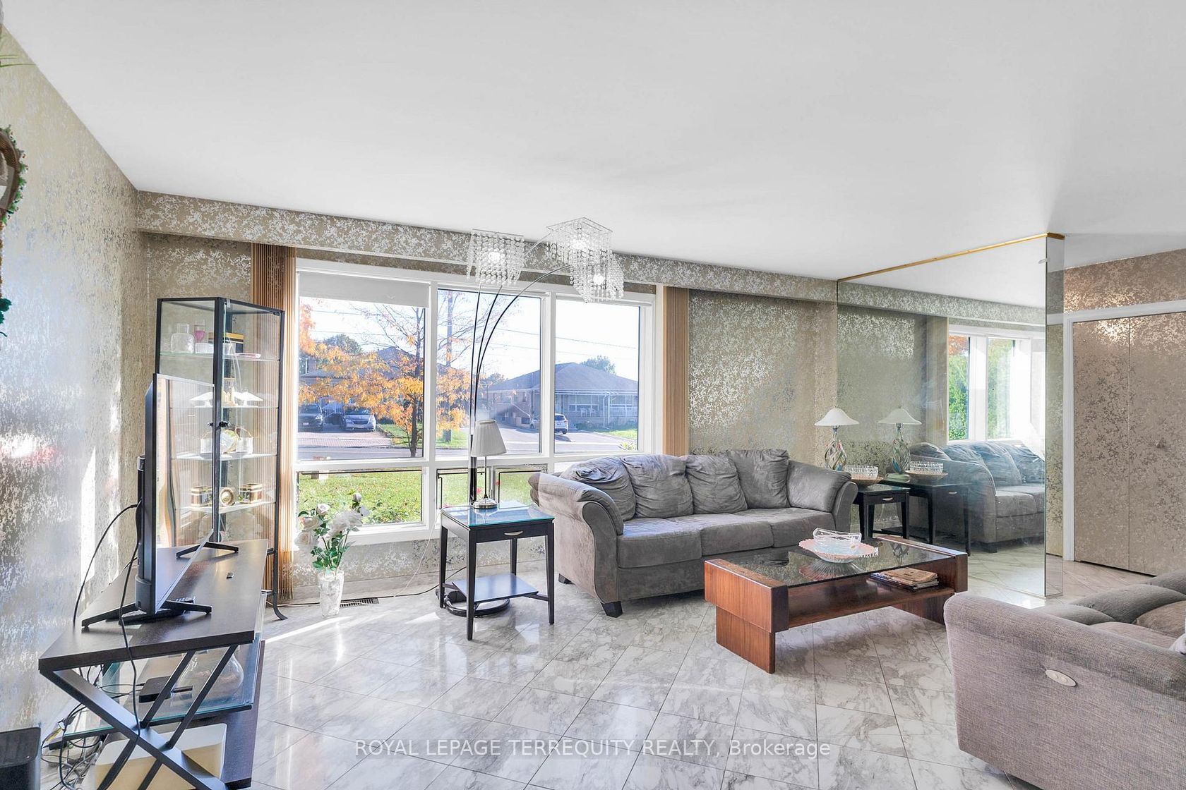 Photo 7 at 106 Grandravine Drive, York University Heights, Toronto Photo 7 at 106 Grandravine Drive, York University Heights, Toronto