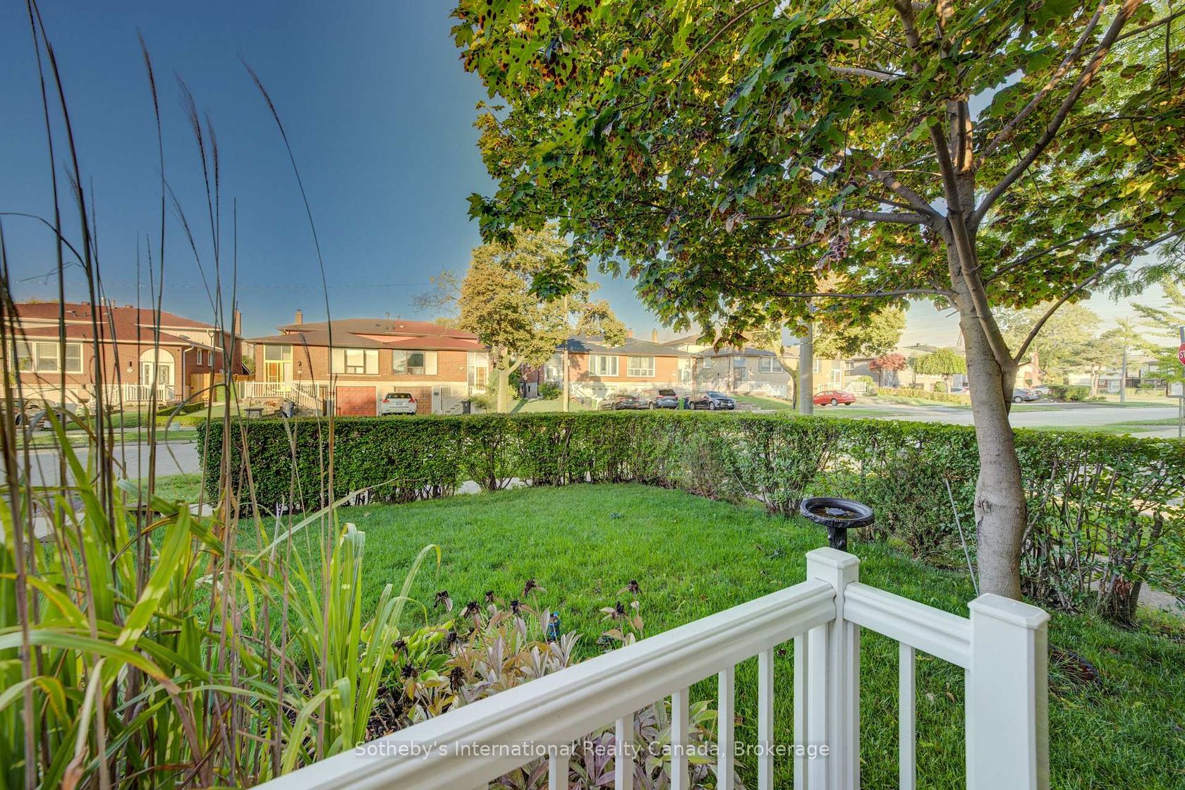 Photo 2 at 400 Cherokee Boulevard, Pleasant View, Toronto Photo 2 at 400 Cherokee Boulevard, Pleasant View, Toronto