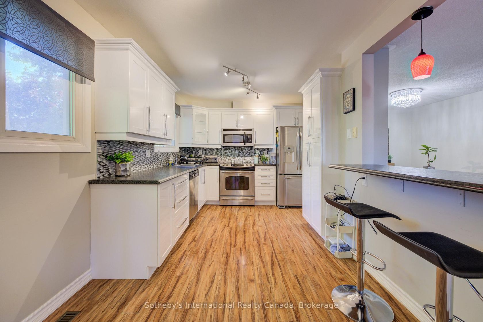 Photo 9 at 400 Cherokee Boulevard, Pleasant View, Toronto Photo 9 at 400 Cherokee Boulevard, Pleasant View, Toronto