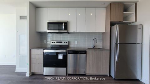 Photo 5 at 613 - 859 The Queensway, Queensway, Toronto