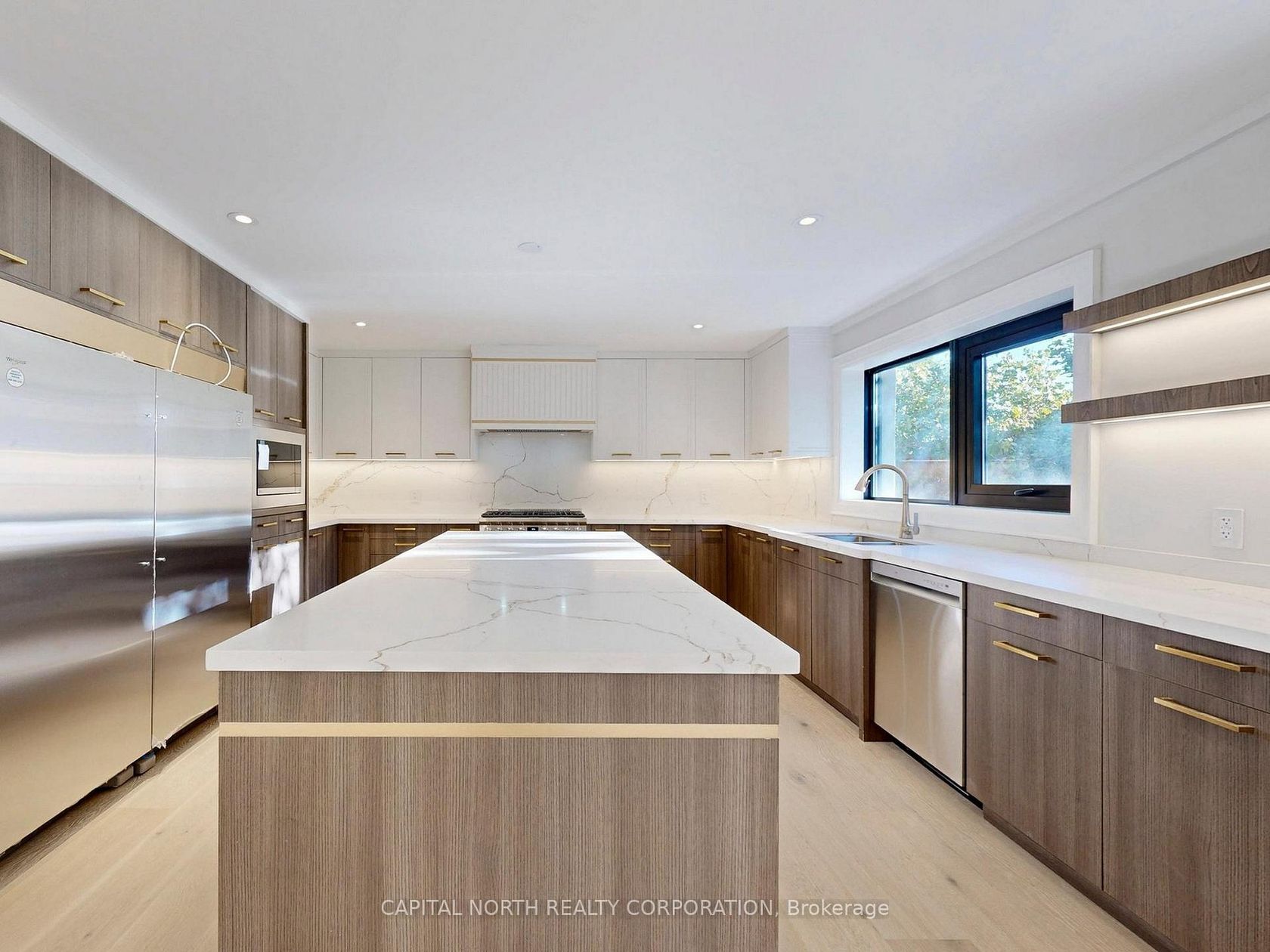 Photo 8 at 2 Inglis Gate, Branson, Toronto Photo 8 at 2 Inglis Gate, Branson, Toronto