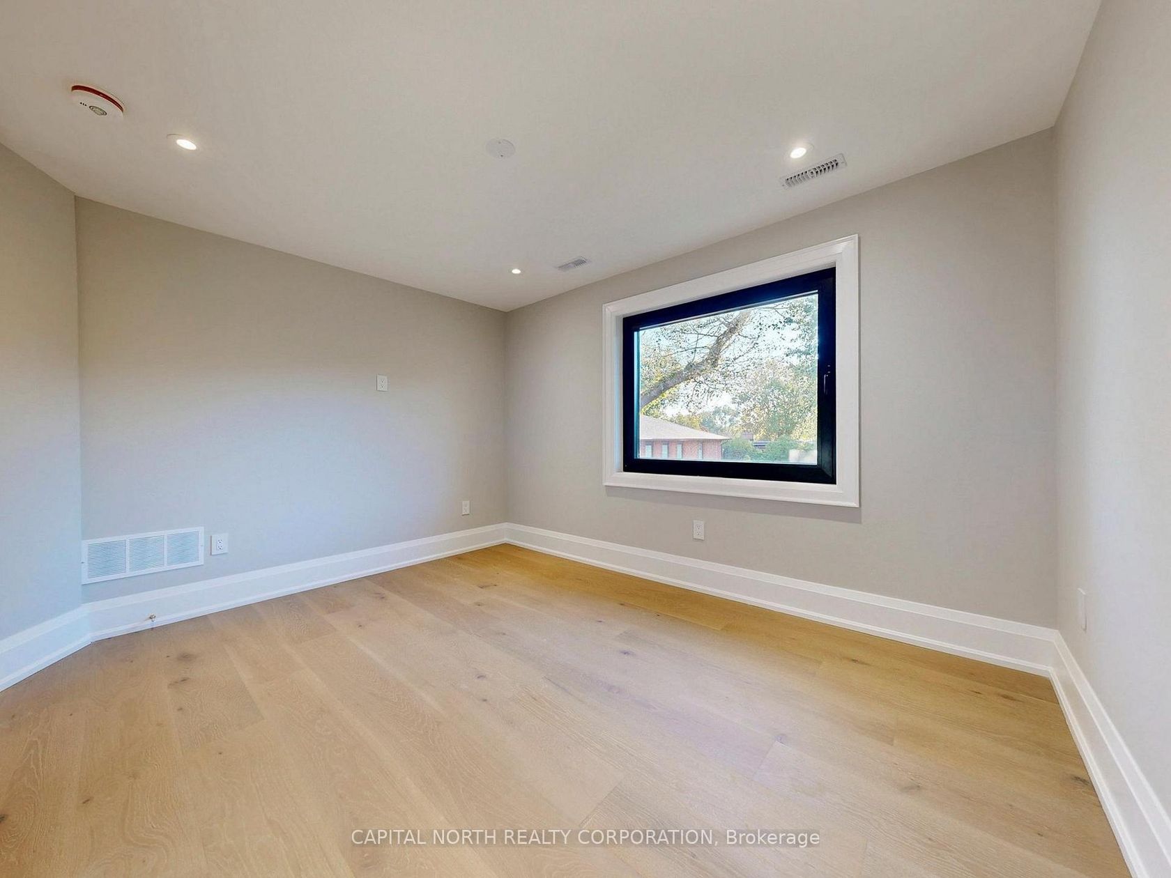 Photo 32 at 2 Inglis Gate, Branson, Toronto Photo 32 at 2 Inglis Gate, Branson, Toronto