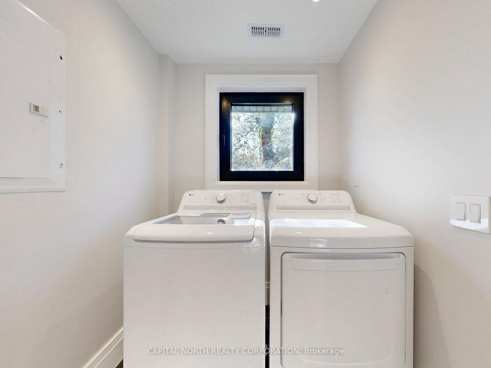 Photo 35 at 2 Inglis Gate, Branson, Toronto Photo 35 at 2 Inglis Gate, Branson, Toronto