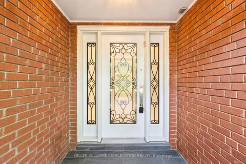 Photo 2 at 57 Tobruk Crescent, Newtonbrook East, Toronto