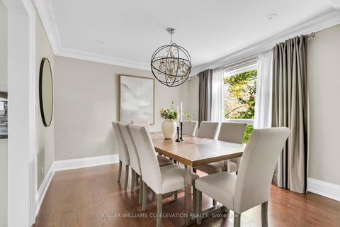 Photo 8 at 57 Tobruk Crescent, Newtonbrook East, Toronto