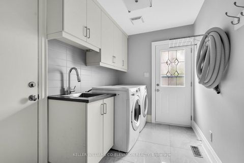 Photo 10 at 57 Tobruk Crescent, Newtonbrook East, Toronto