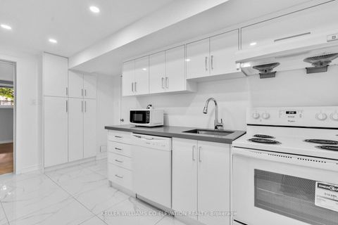 Photo 41 at 57 Tobruk Crescent, Newtonbrook East, Toronto